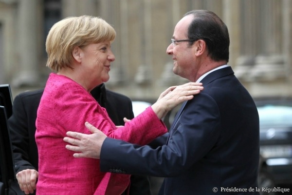 Hollande et Merkel se concertent sur la présidence de la Commission 